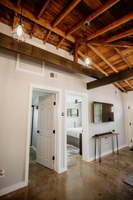 Villa The Turquoise Door Modern Rustic In Town Of Lexington Esterno foto