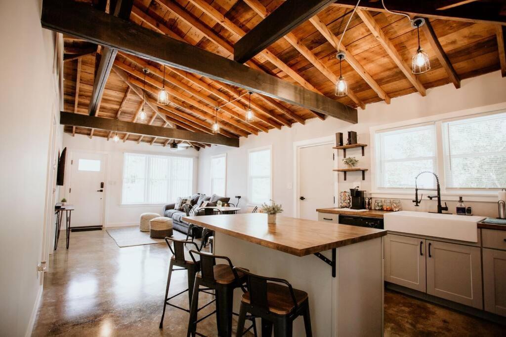 Villa The Turquoise Door Modern Rustic In Town Of Lexington Esterno foto